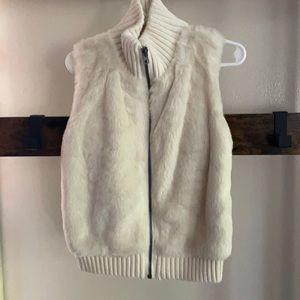 GAP Kids knit vest with faux fur front, cream colored, size extra small.